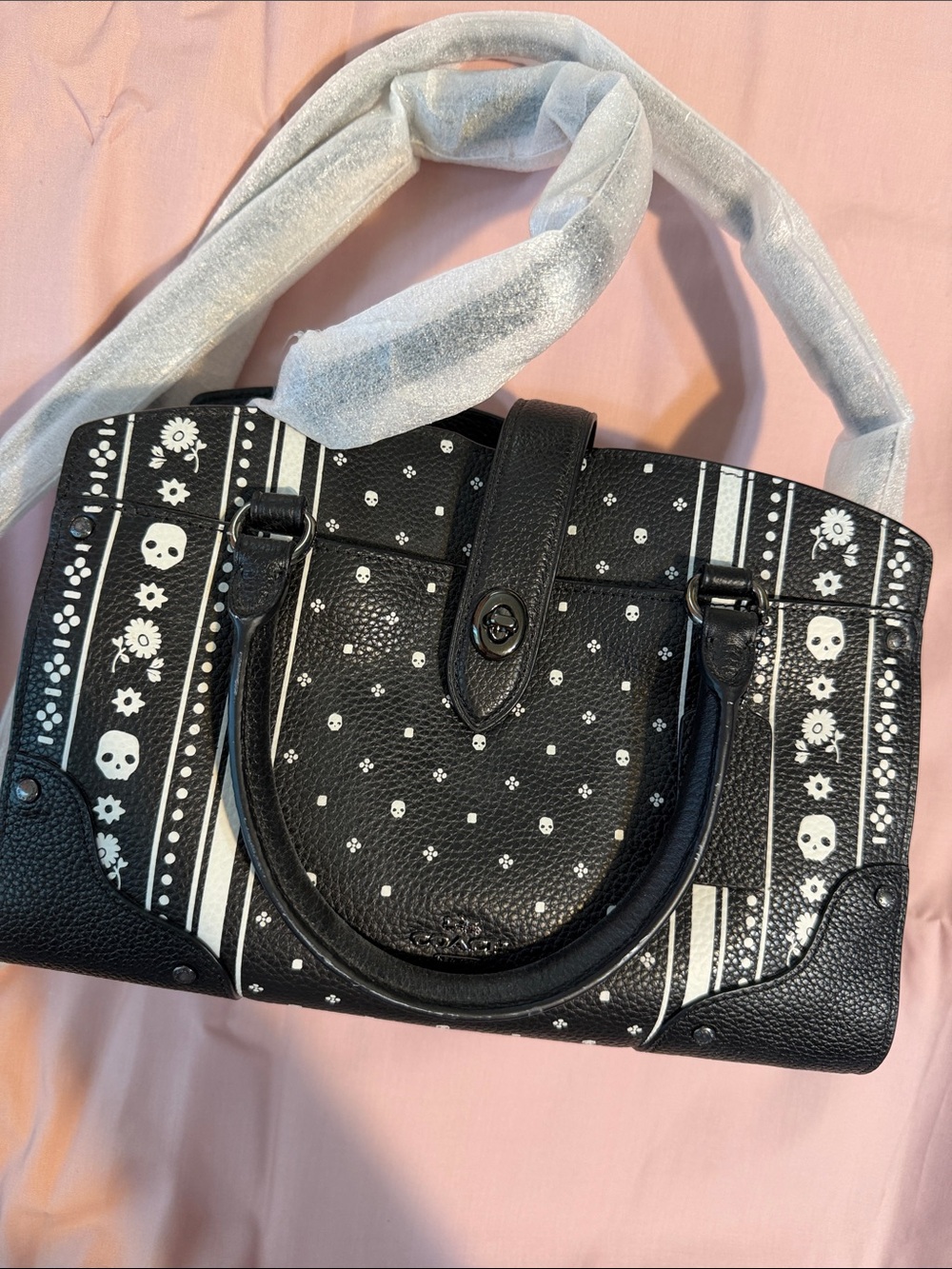 NWT **Rare** Coach DK/Skull Bandana Print Women’s Black & White Halloween Bag